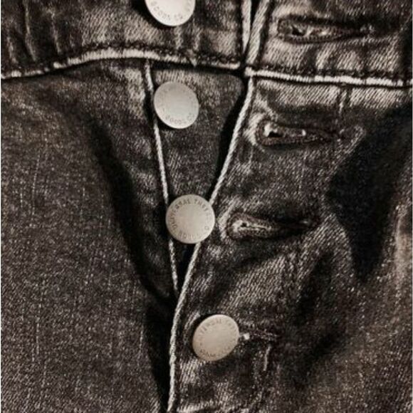 Universal Thread Black High Rise Shortie Button Fly Raw Hem Jean Short - Picture 7 of 7
